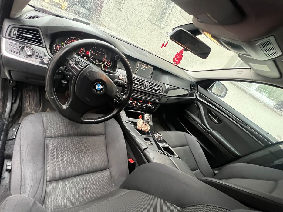 BMW 5 Series 2011 — imagine 5