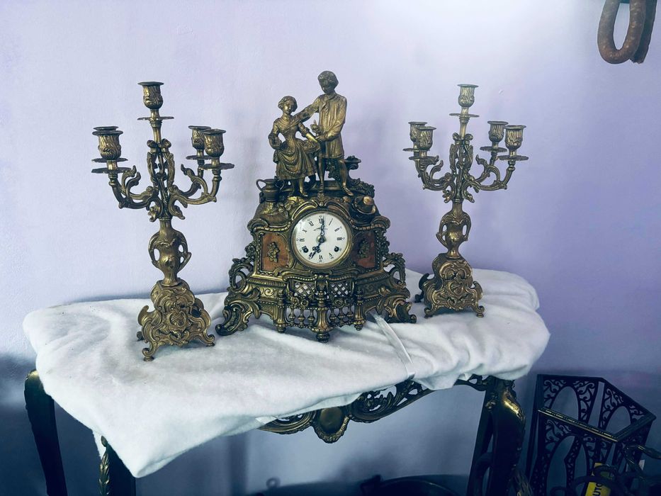 Vând ceas cu pendul