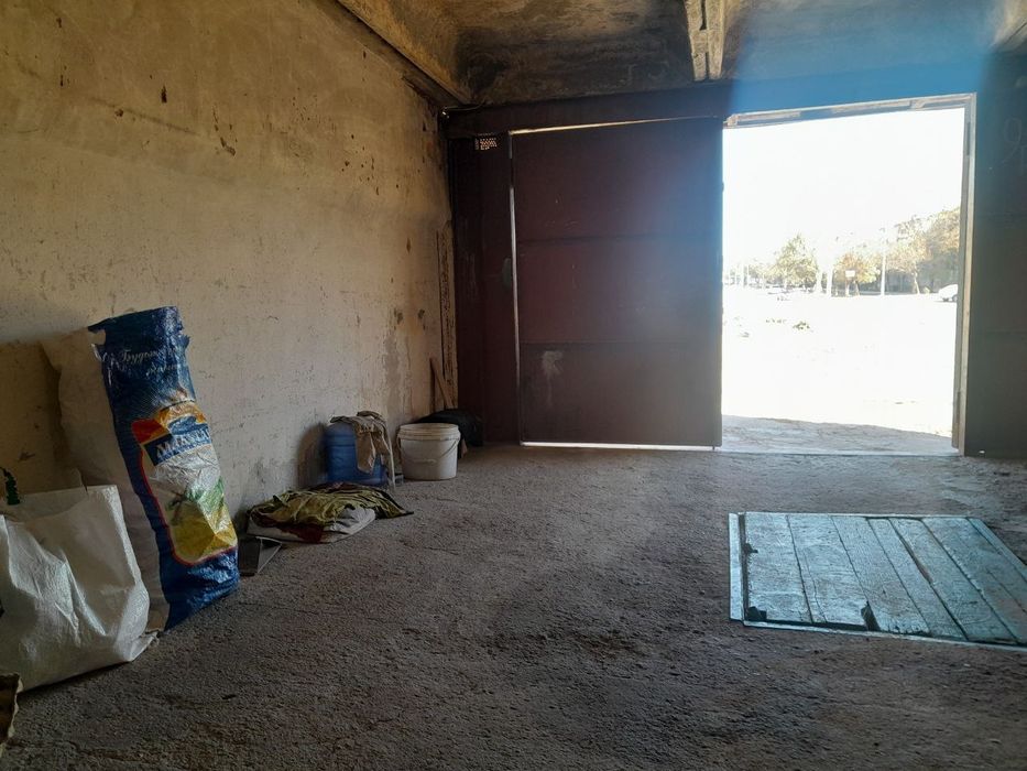 Продаётся гараж бетонный с пристройкой город Чирчик 3 микрорайон