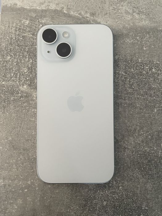 Vand iphone 15 128 gb stare baterie 77%