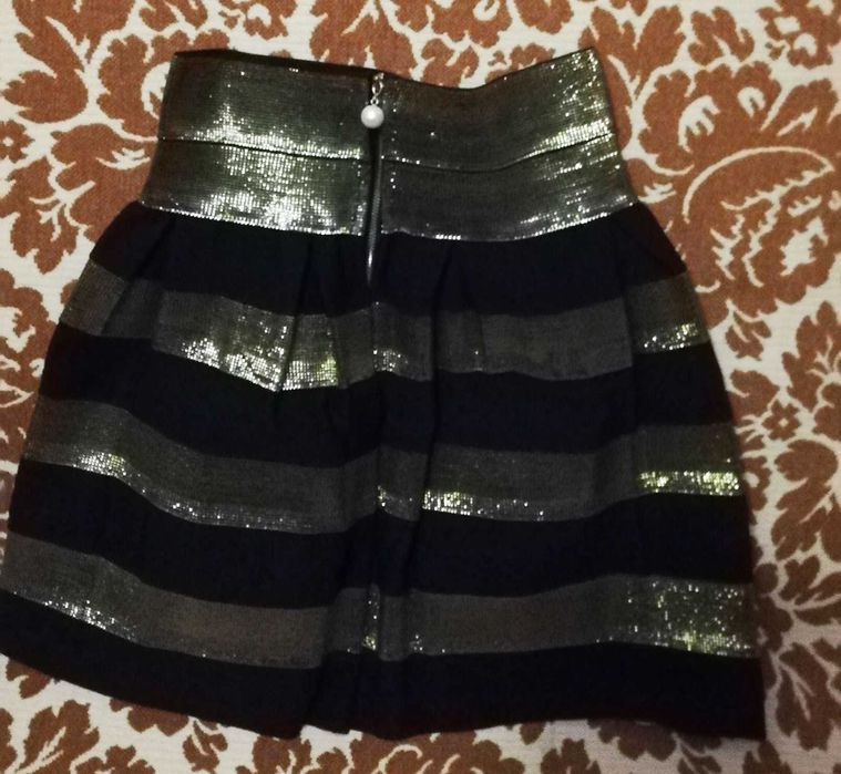 Bluze si fuste deosebite pentru ocazie