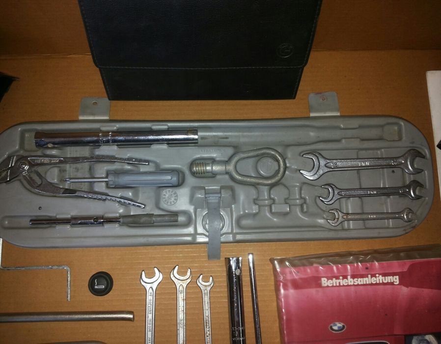 BMW Оригинални инструменти,аксесоари и пренадлежности