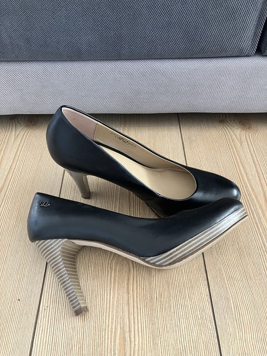 Елегантни кожени обувки 39 ном.”Graceland”