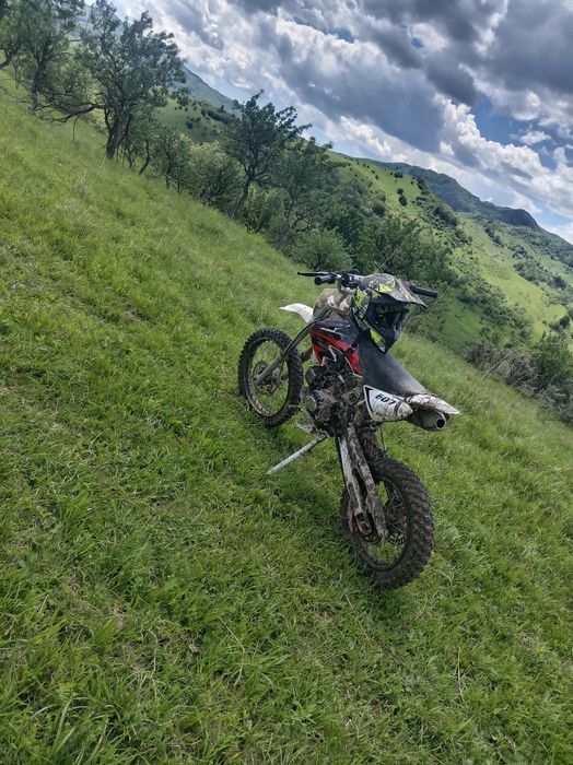 Vând cross 125 CC