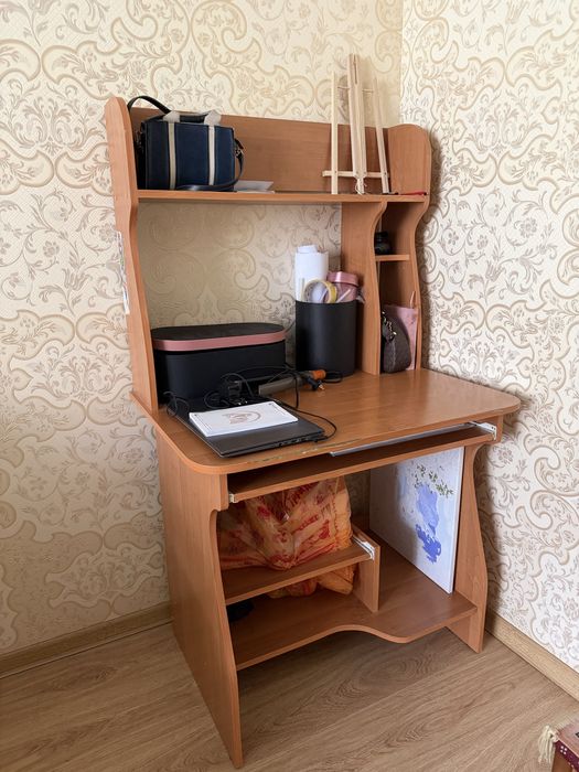 Компьютерный стол, учебный стол