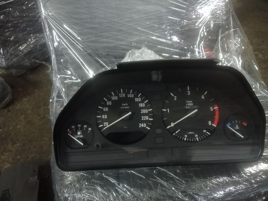 Щиток приборов БМВ е34