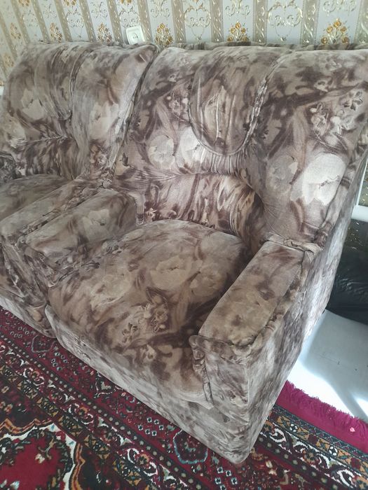 Б/У Диван Коричневого Цвета