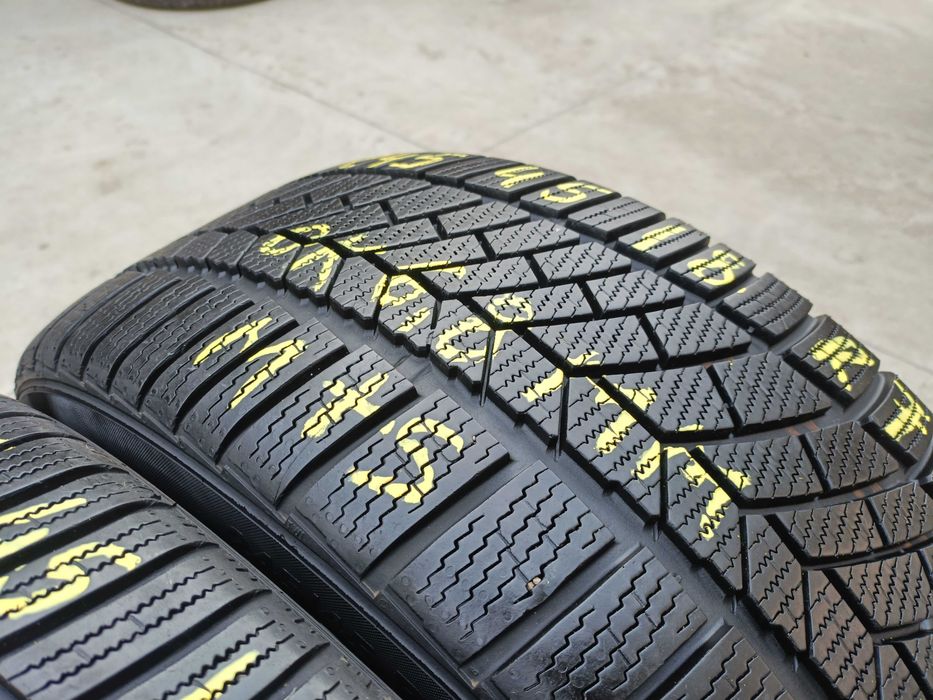 Doua anvelope iarna 245 45 18 continental winterconatct TS 830P RFT