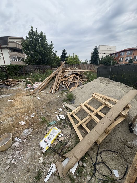 Vand lemn rezultat din constructii