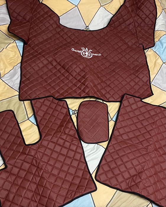 Комплект кожени стелки + пердета + калъфки за седалки за DAF XF 106