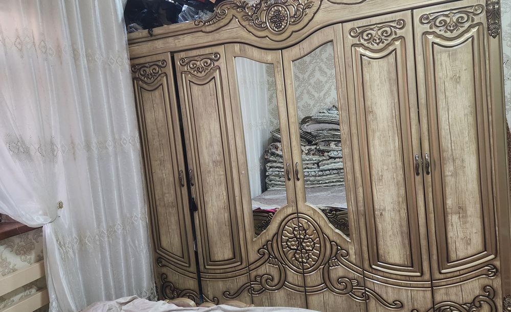 Спальний гарнитур