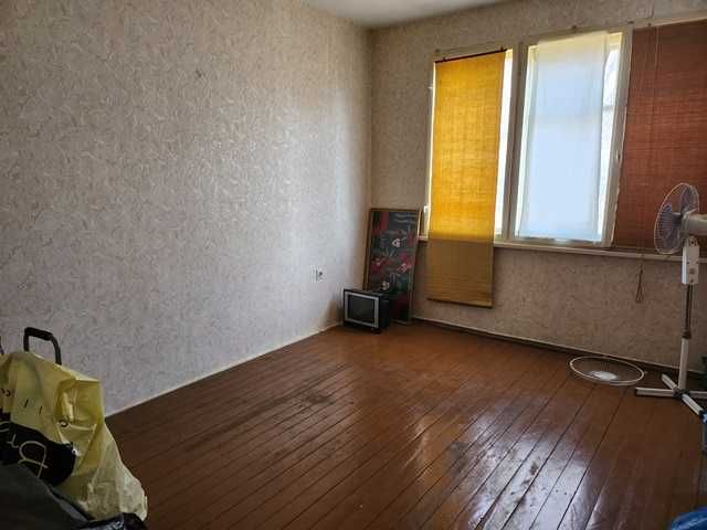 Продава се Четиристаен апартамент в Търговище, Център - 120 кв.м за 934 €/кв.м - Снимка #10