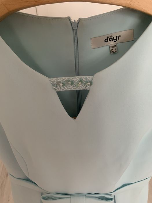 Платья вечерние