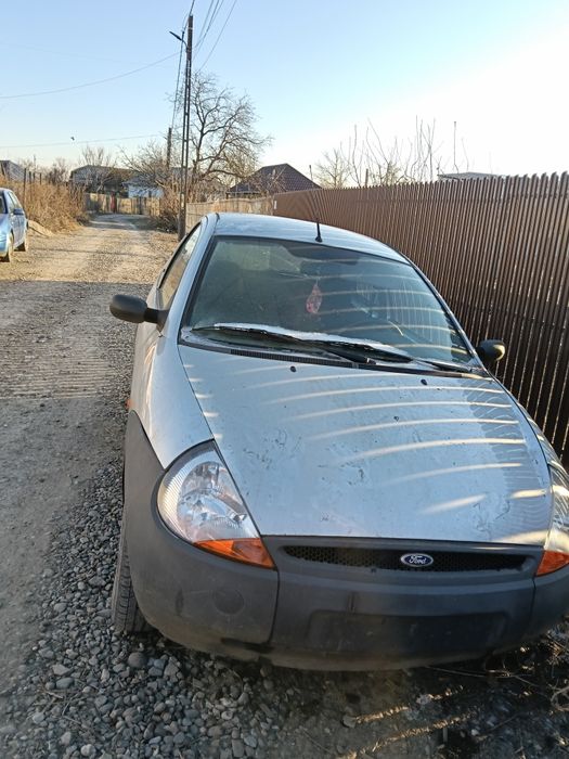 Vând mașina  în stare bună