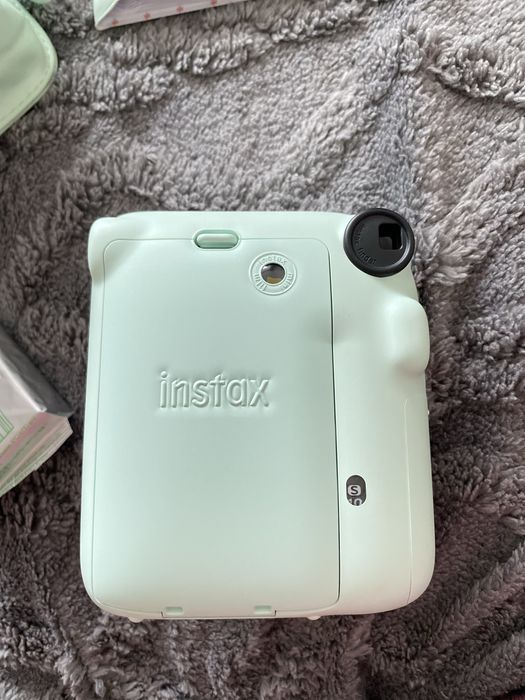 Полароид Instax mini 12