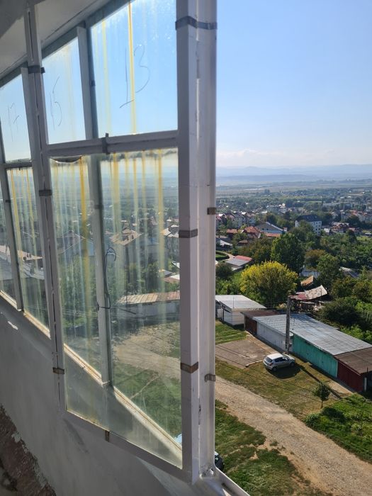 Ap 3 camere decomandat  84 m2