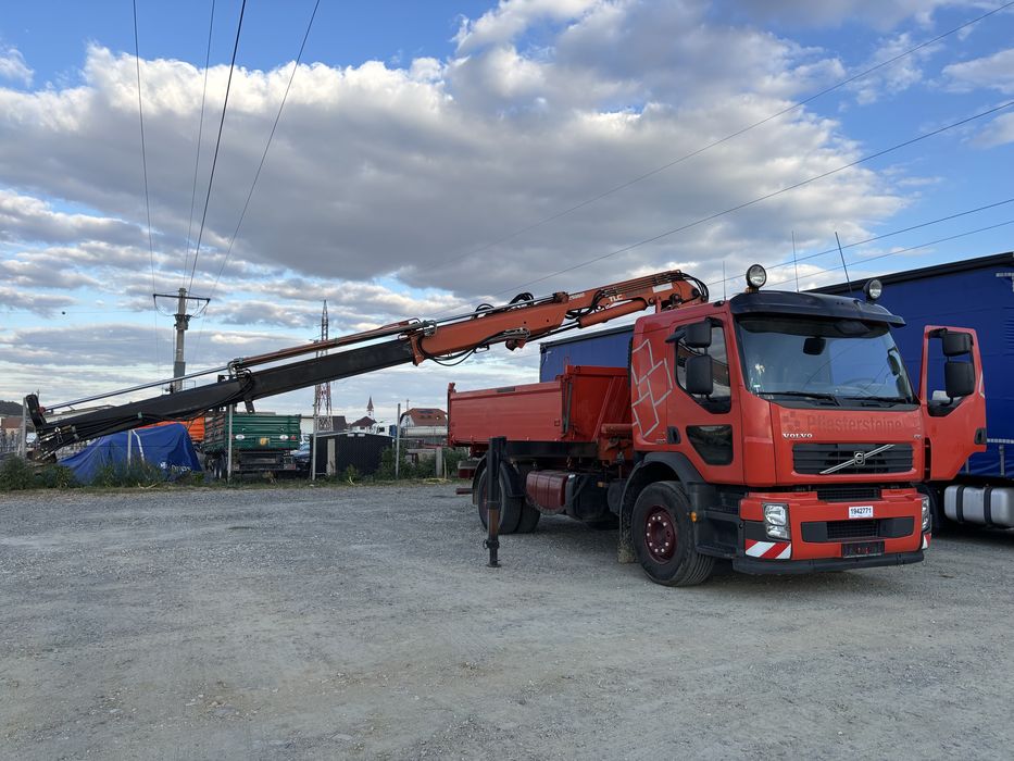 Volvo basculabil cu macara