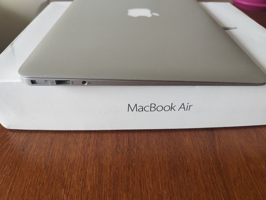 MacBook Air 13" 2018 1.8GHz 8GB RAM 121GB SSD A1466
