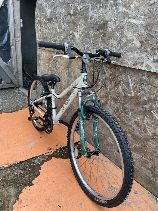 Bicicleta apollo vivid roti 24”