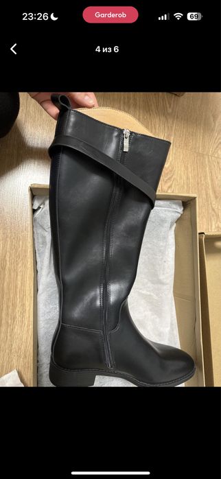 Абсолютно новые женские сапоги