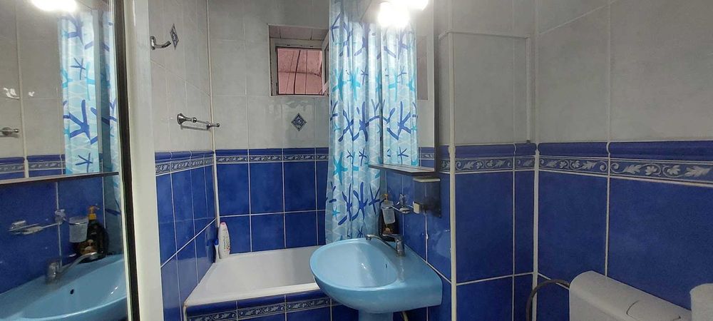 Închiriez apartament 2 camere – Micro 17