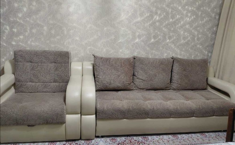 б/у диван и кресло (раскладывается)
