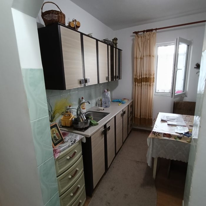 Vând apartament 3 camere