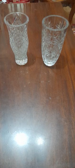Вазы хрустальные  для цветов.
