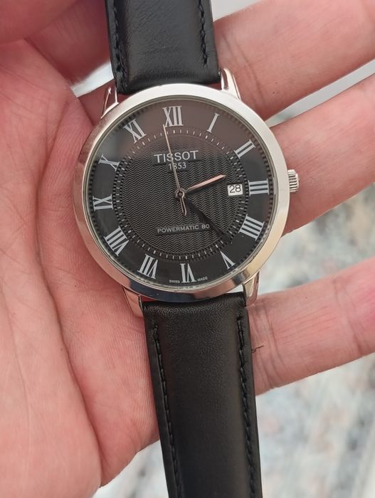 Tissot соат сотилади