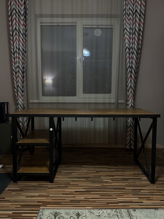 Стол в стиле лофт