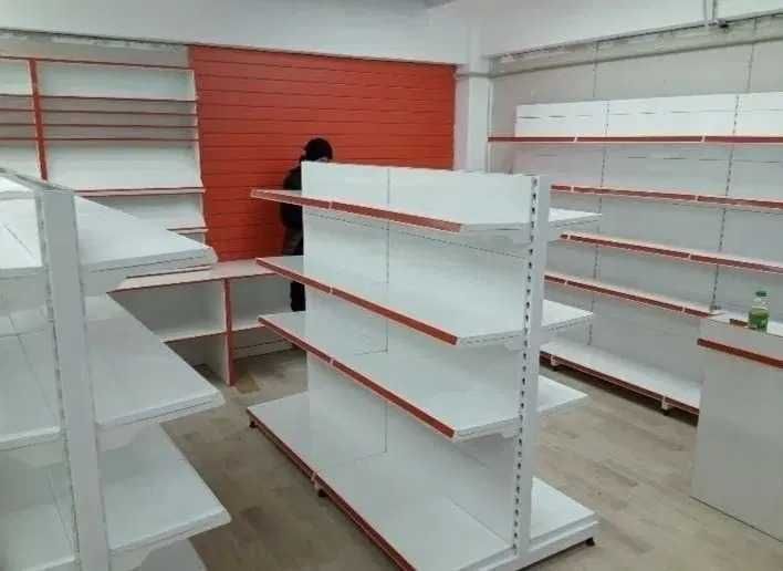 Металлические полки, островные стеллажи, торговая витрина для магазина