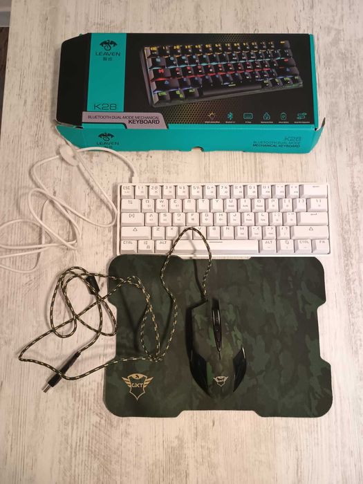 Tastatură Mecanică Leaven K28 (RGB/BT) + Mouse & Pad Camo cadou