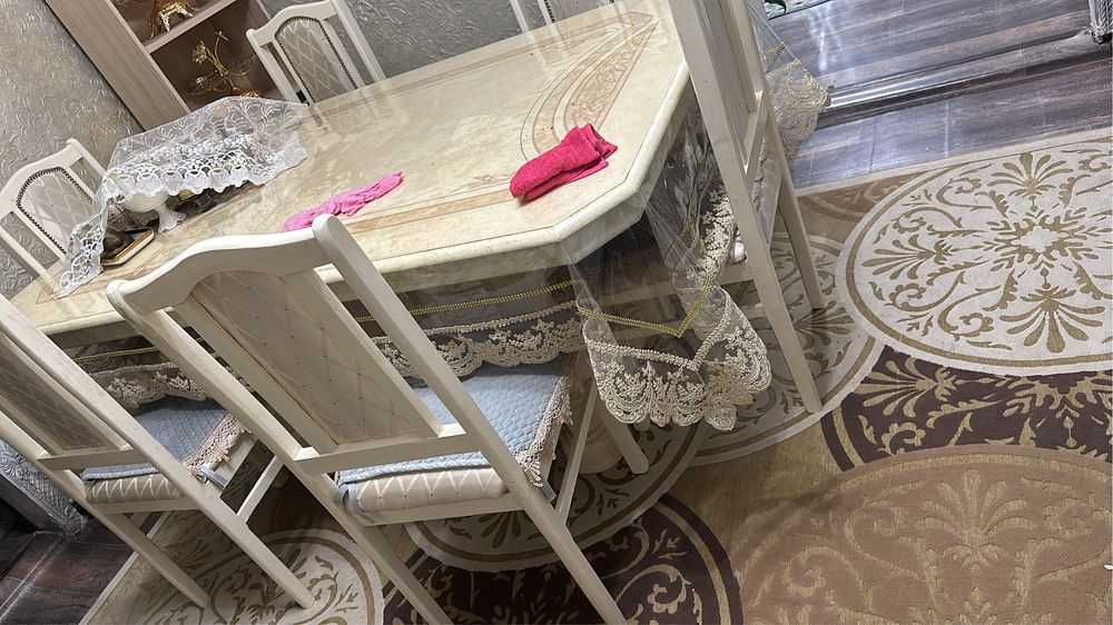 Продам стол со стульями