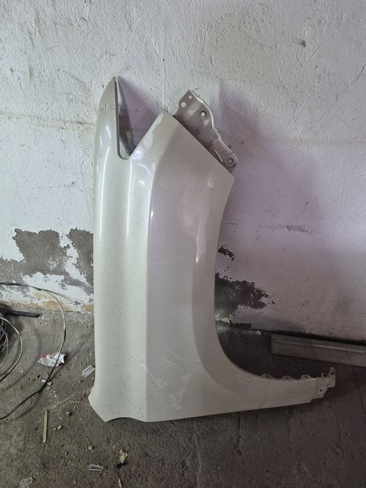 TOYOTA 150 крыло RH