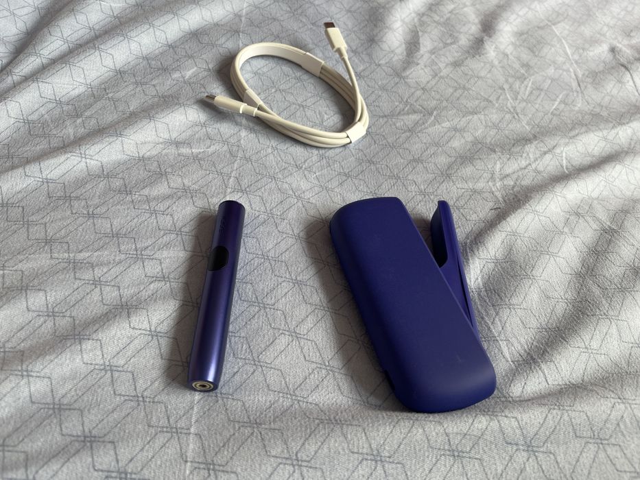 IQOS ILUMA i Electric Purple