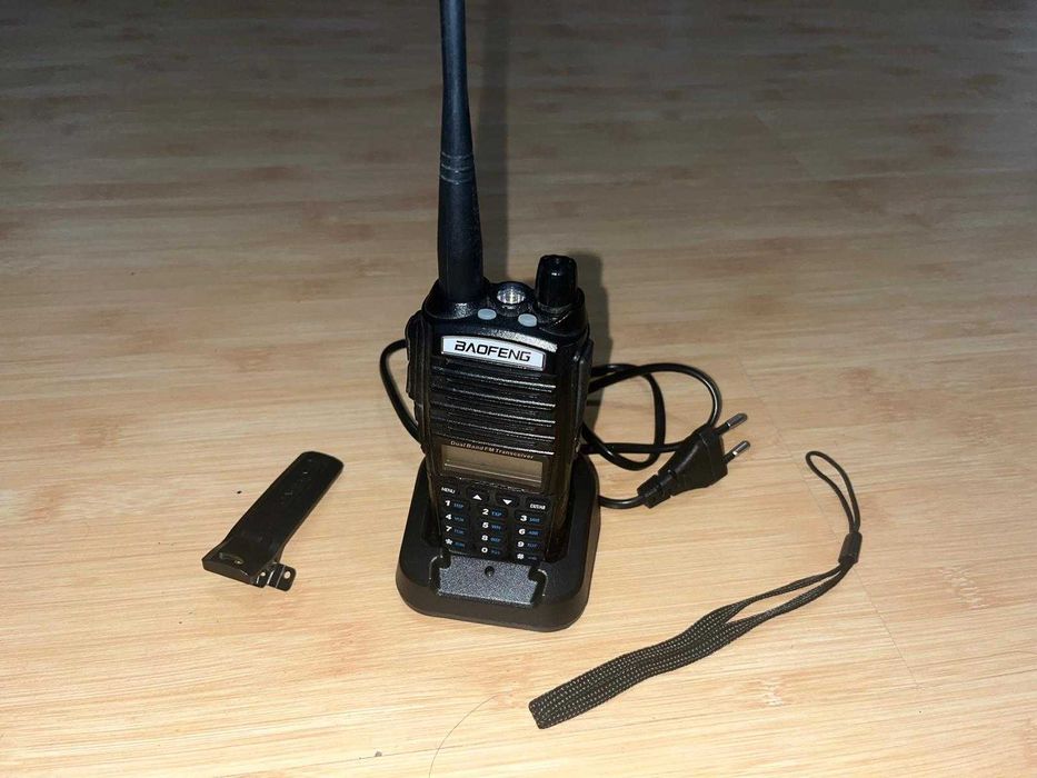 Statie Baofeng (walkie talkie)