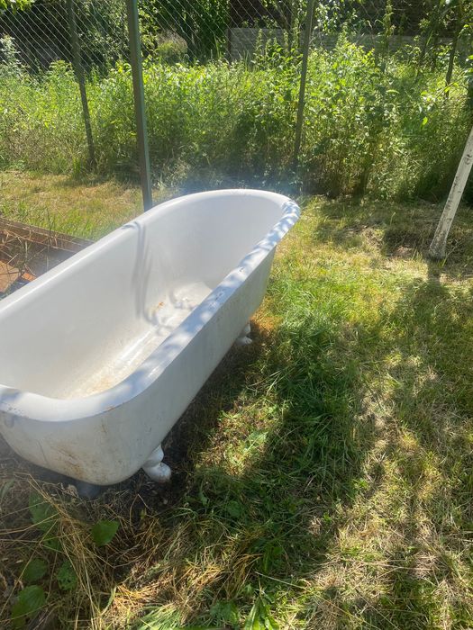 Vand cada din fonta cu picioare( freestanding)