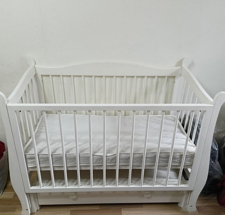 Детская кроватка