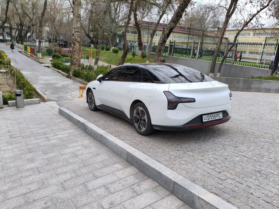 Срочно. Электро автомобиль 620км