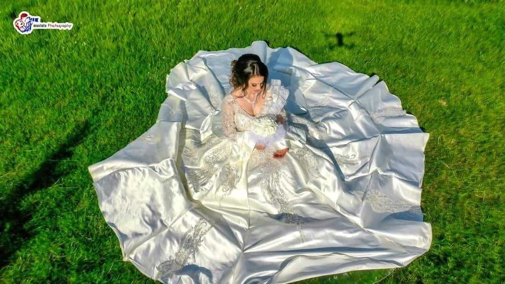 Булчинска рокля за специални поводи