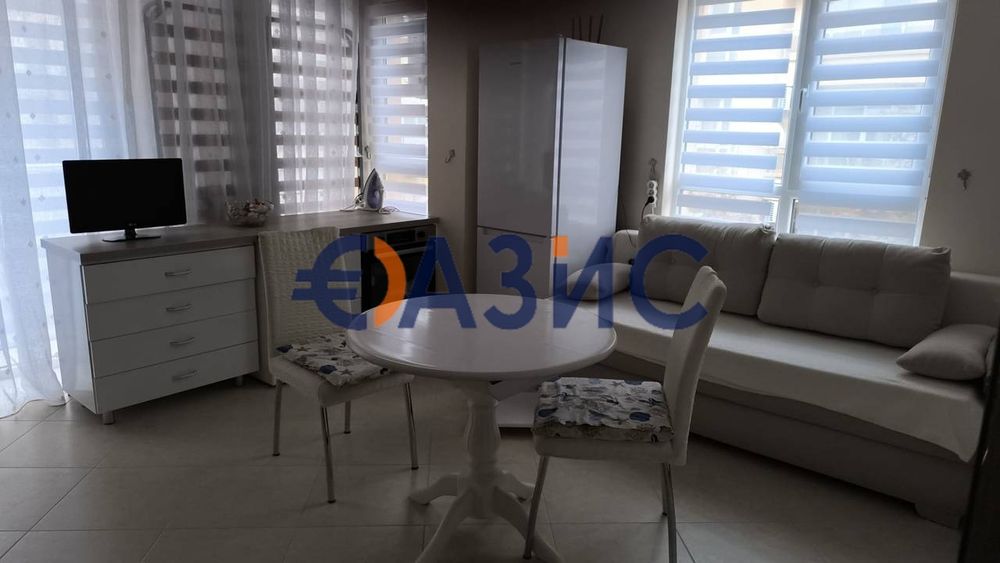 Продава се Двустаен апартамент в Поморие - 70 кв.м за 1020 €/кв.м - Снимка #10
