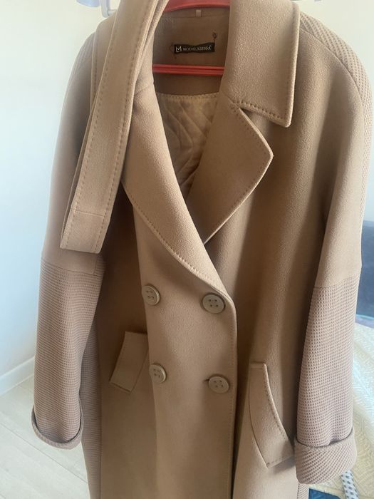 Пальто продаю почти новый