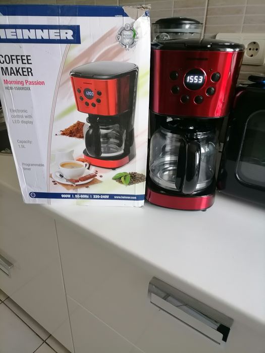 Vând cafetiera cu timer si  programare, noua la cutie.