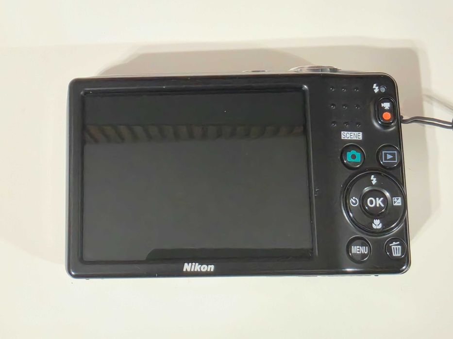 Y2K Aparat foto digital compact Nikon Coolpix L25 10.1MP 5x Zoom