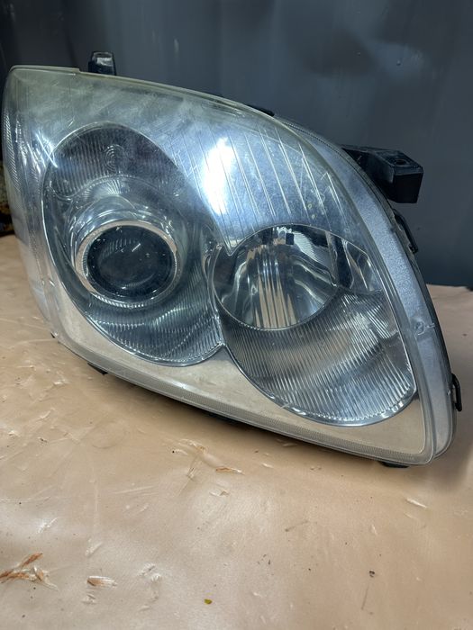 Фары на Камри