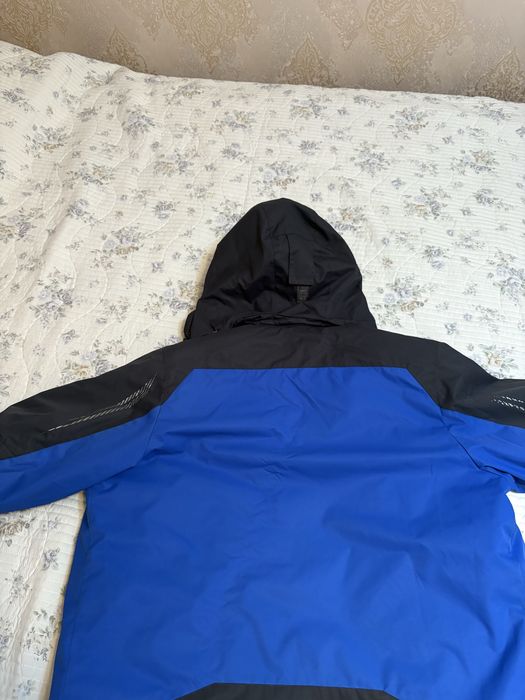 Продам зимнея куртка