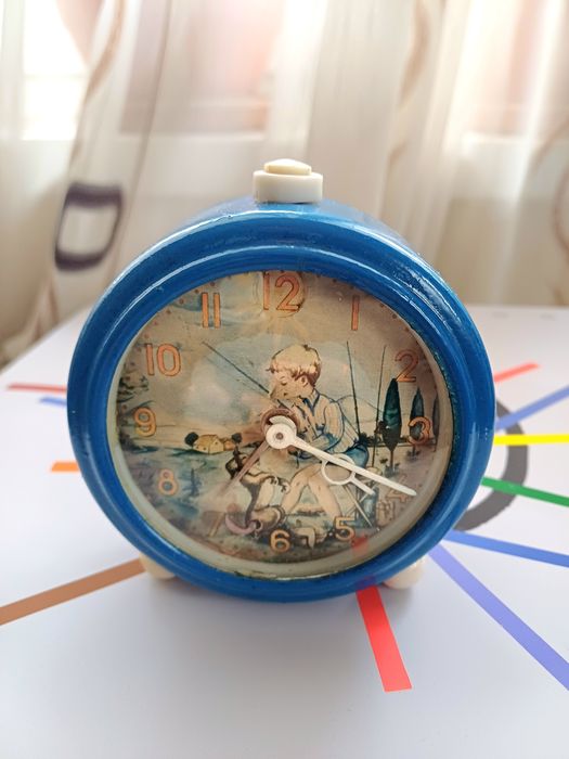 Ceas de masa Victoria funcțional in cutie originala