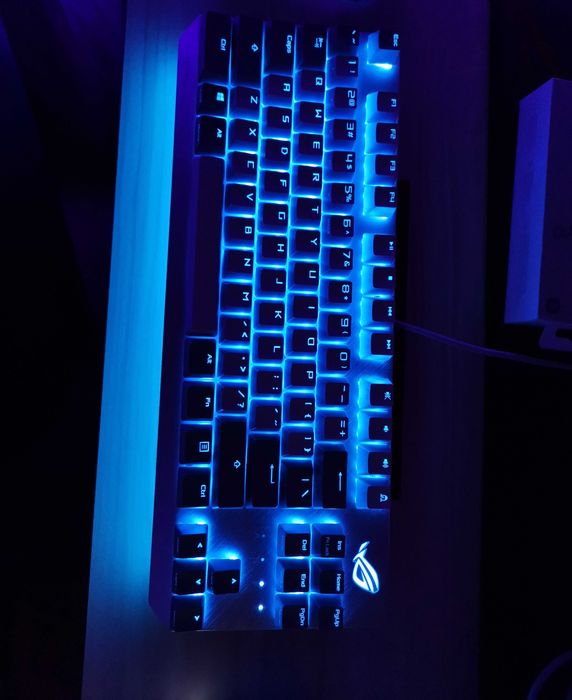 Механична клавиатура ASUS ROG STRIX SCOPE nx tkl MOONLIGHT WHITE