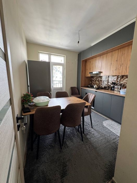 Sotiladi srochni 2 xona