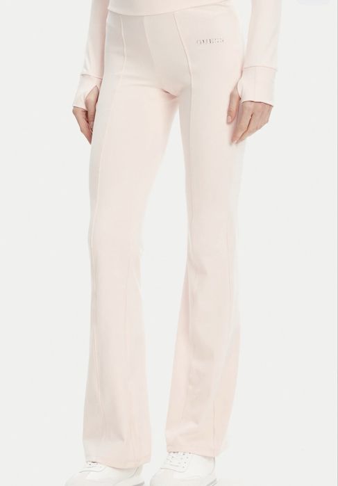 Панталон и тениска guess